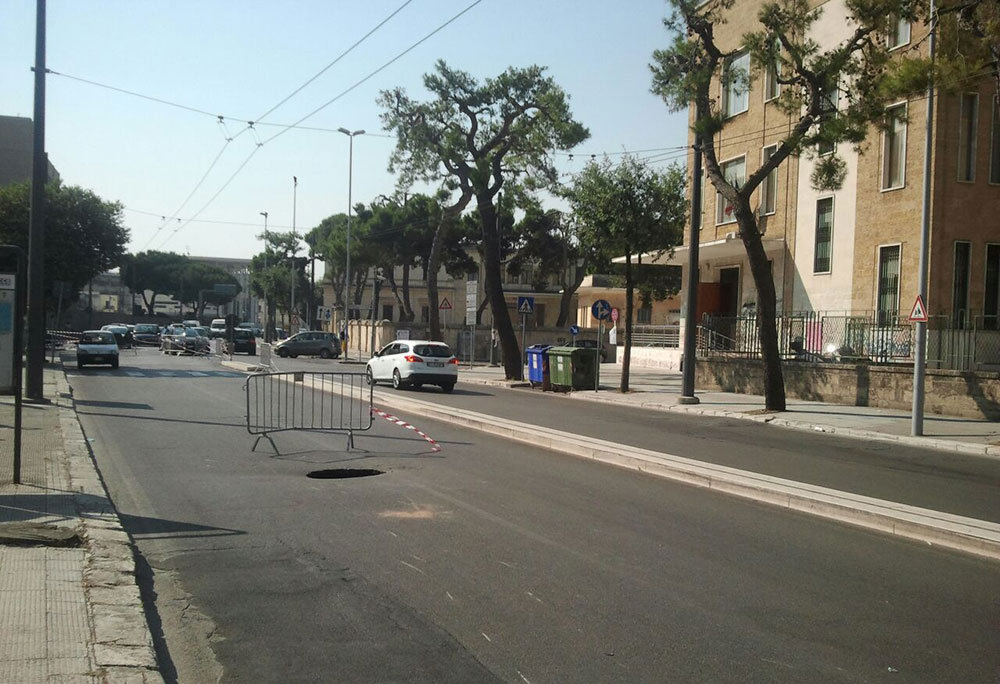 Cedimento Stradale In Viale De Pietro, Disagi Alla Circolazione Fino Al