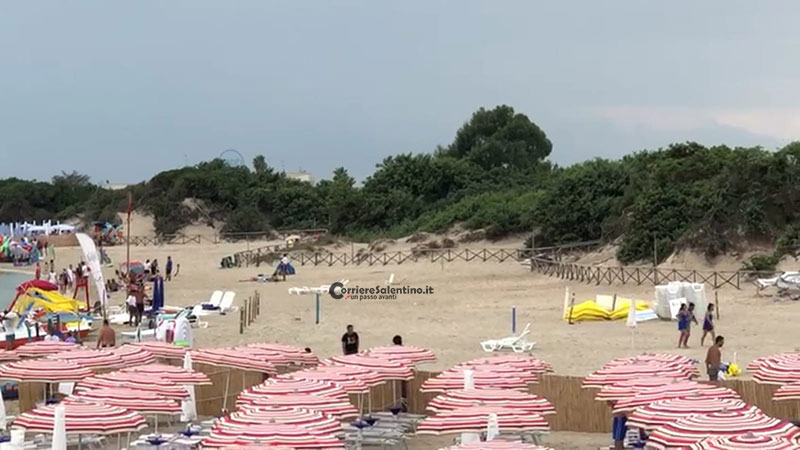 Paura In Spiaggia Investiti Da Un Fulmine Mentre Giocano A